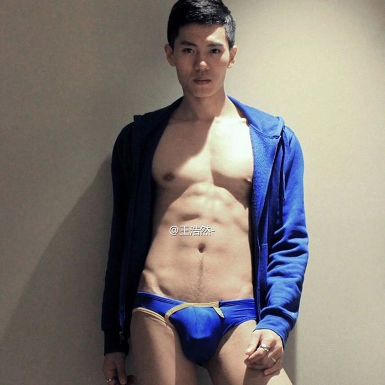 帥氣的中國健身教練兼男模王浩然拍攝GV野戰小受展現強大攻势_028.jpg