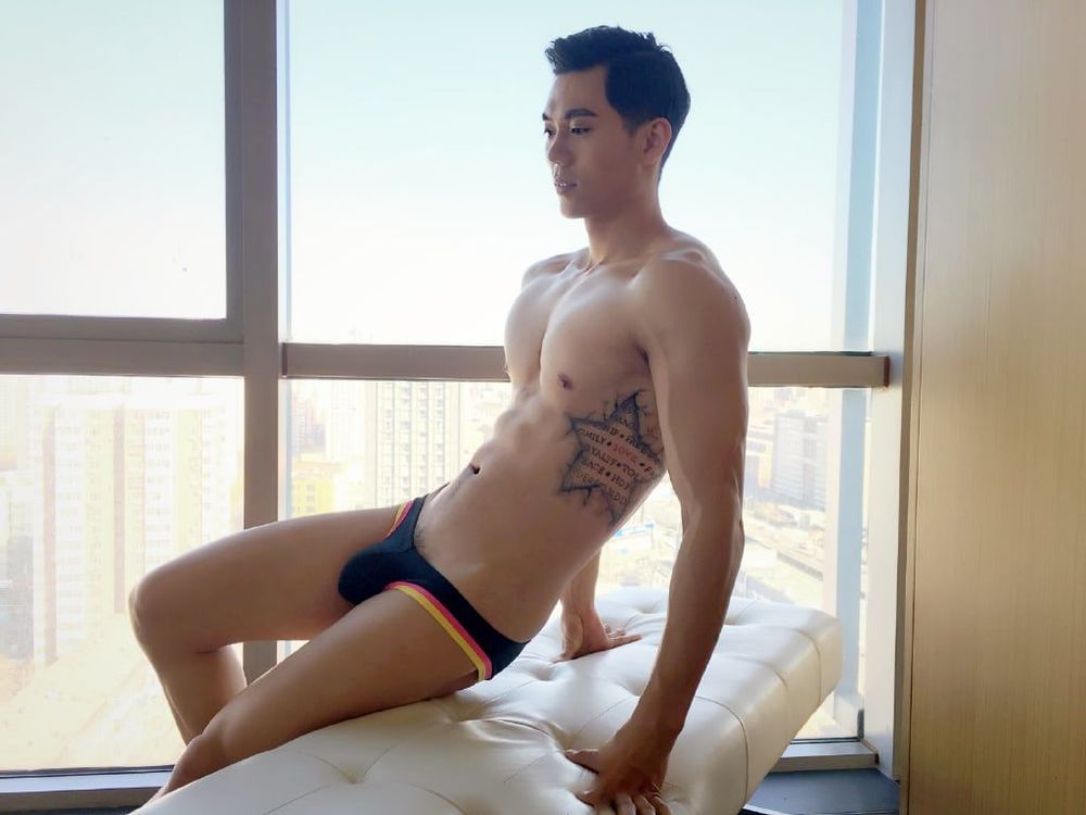帥氣的中國健身教練兼男模王浩然拍攝GV野戰小受展現強大攻势_008.jpg