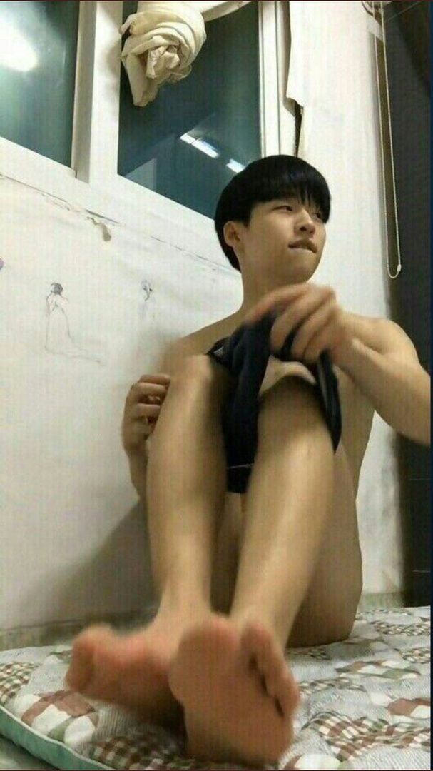 DIQI0FLUEAIrVxO copy.jpg